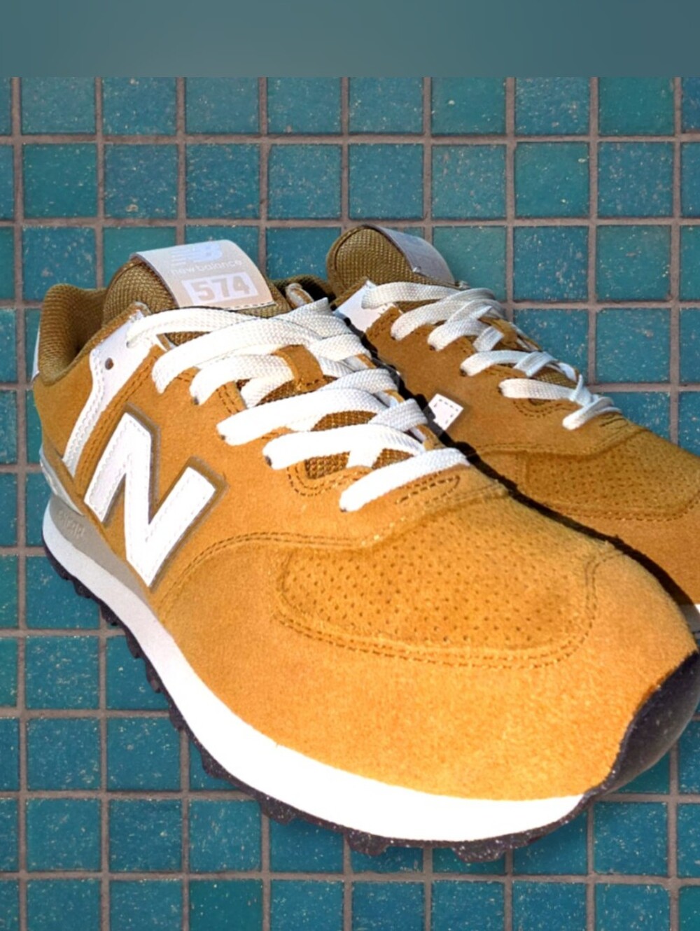 NIB New Balance 574 Mustard Wheat Yellow Suede Mens Size 9.5 BNIB Brand New.